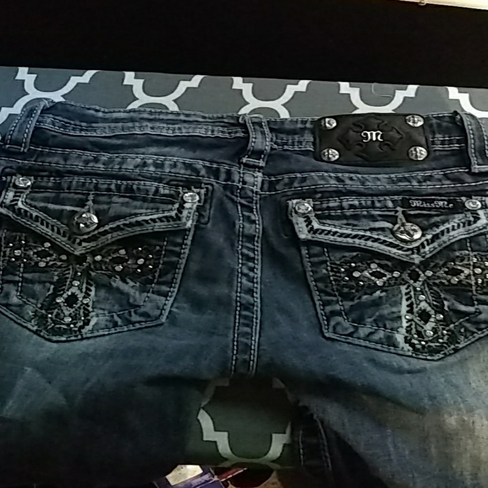Miss Me Bermuda shorts